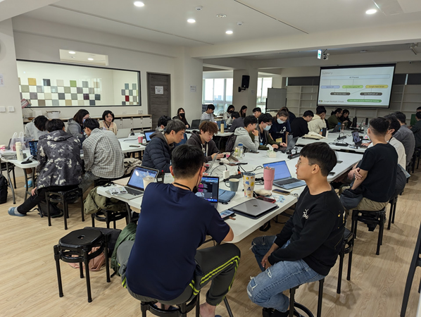 擴展友愛數位創生聚落量能 黃偉哲支持數位工作家庭、國際數位工作者進駐