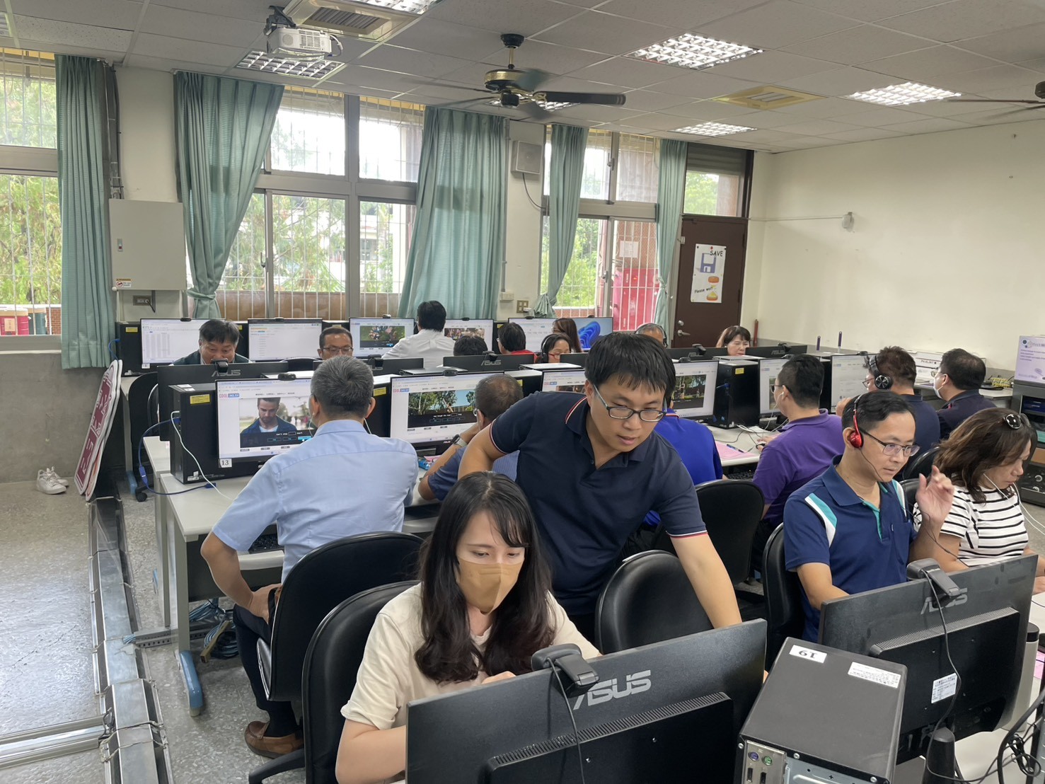 臺南推動數位教學新篇章！ 24位卓越教師獲肯定 教育局長與校長暑期齊聚增能